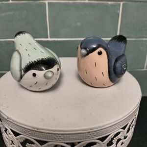 Set Of Two Target Bullseye 2023 Ceramic Birds Tiered Tray